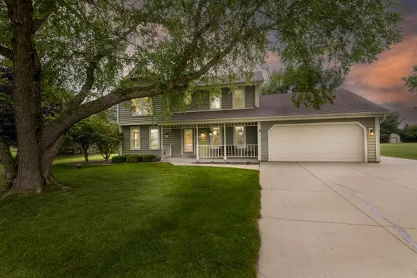 N75W28050 Schmidt LANE, Hartland, WI 53029