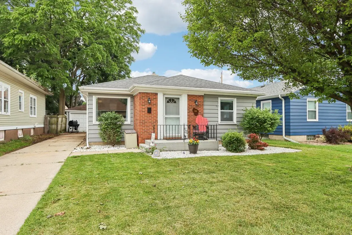 1104 Lathrop AVENUE, Racine, WI 53405 - #1