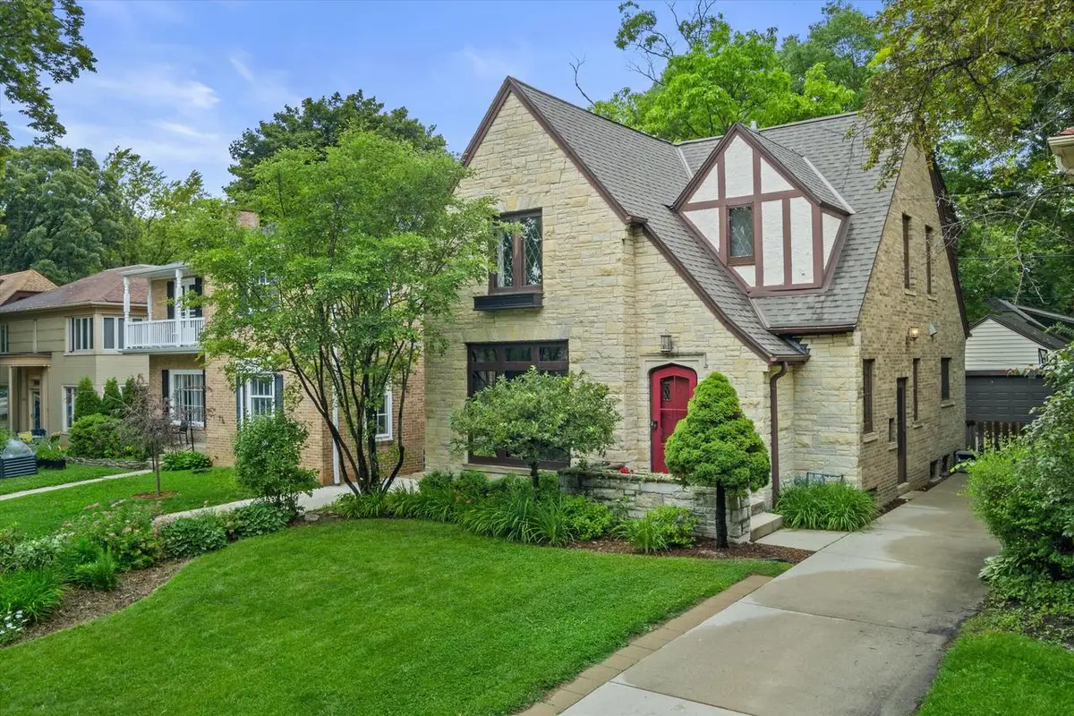 4314 N Ardmore AVENUE, Shorewood, WI 53211 - #1