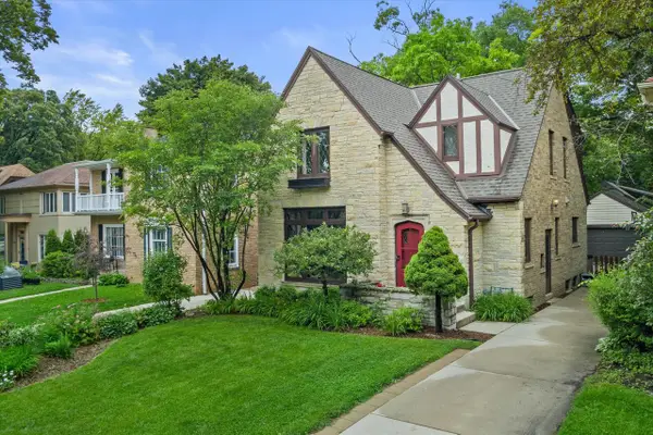 4314 N Ardmore AVENUE, Shorewood, WI 53211