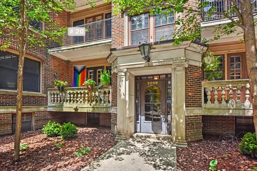 2009 N Prospect AVENUE #20, Milwaukee, WI 53202 - #2