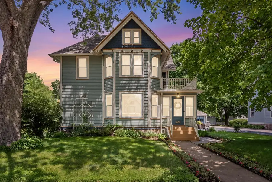 520 W Wisconsin AVENUE, Oconomowoc, WI 53066 - #2