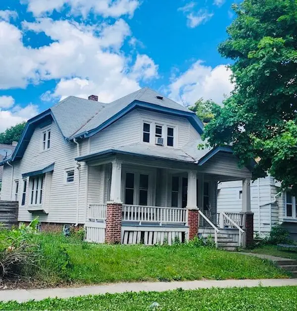 4430 W Meinecke AVENUE, Milwaukee, WI 53210