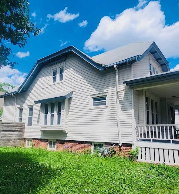 4430 W Meinecke AVENUE, Milwaukee, WI 53210 - #2