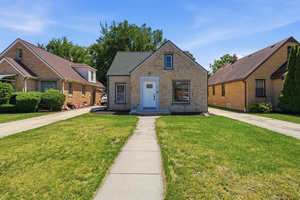 3040 N 76th STREET, Milwaukee, WI 53222 - #1