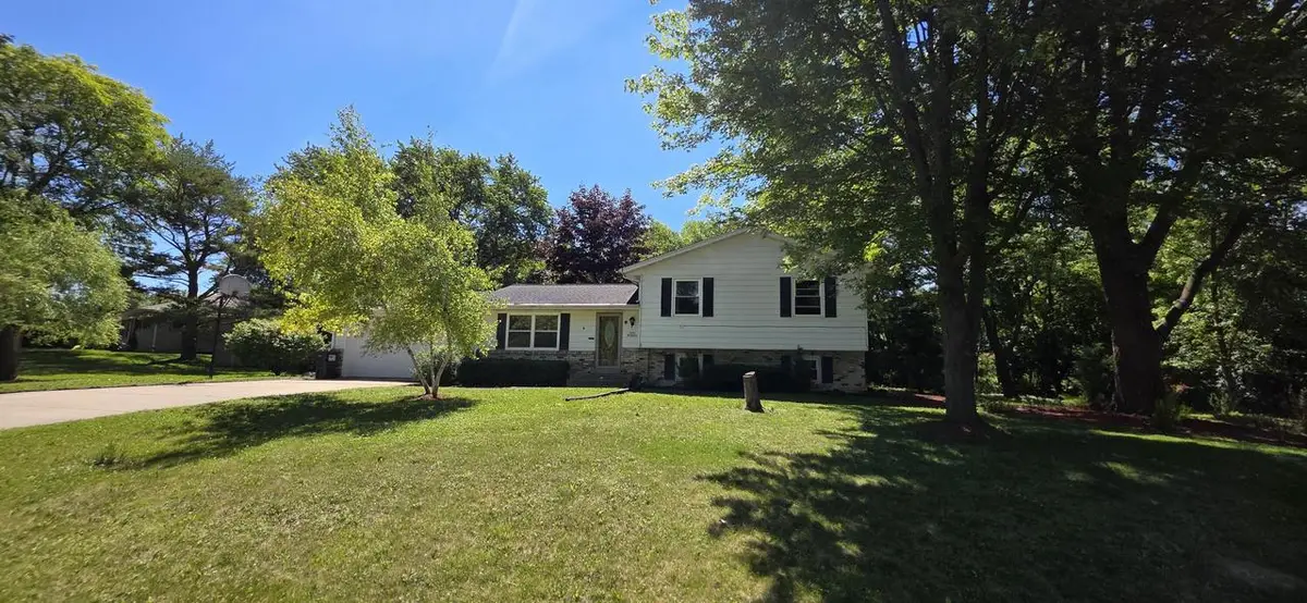 N50W14473 Fairmount AVENUE, Menomonee Falls, WI 53051 - #1