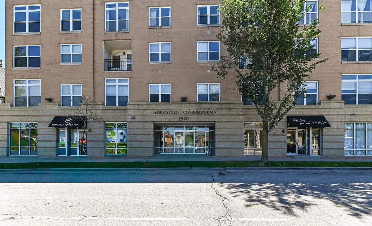 1920 N Farwell AVENUE #404, Milwaukee, WI 53202 - #1