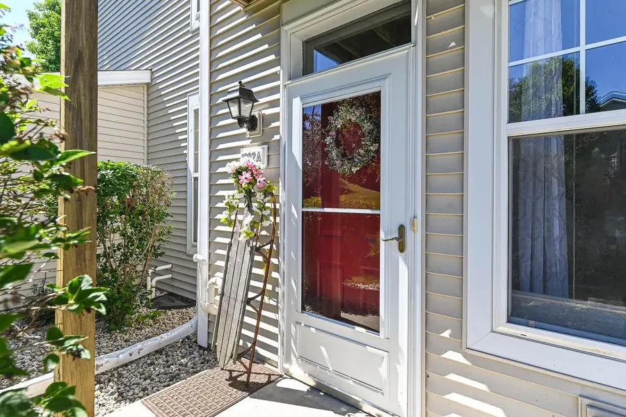 1202 Woodbury COMMON #A, Waukesha, WI 53189 - #3