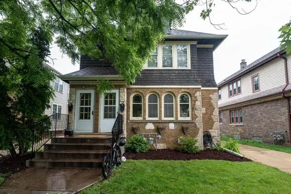 4112 N Woodburn STREET #4114, Shorewood, WI 53211