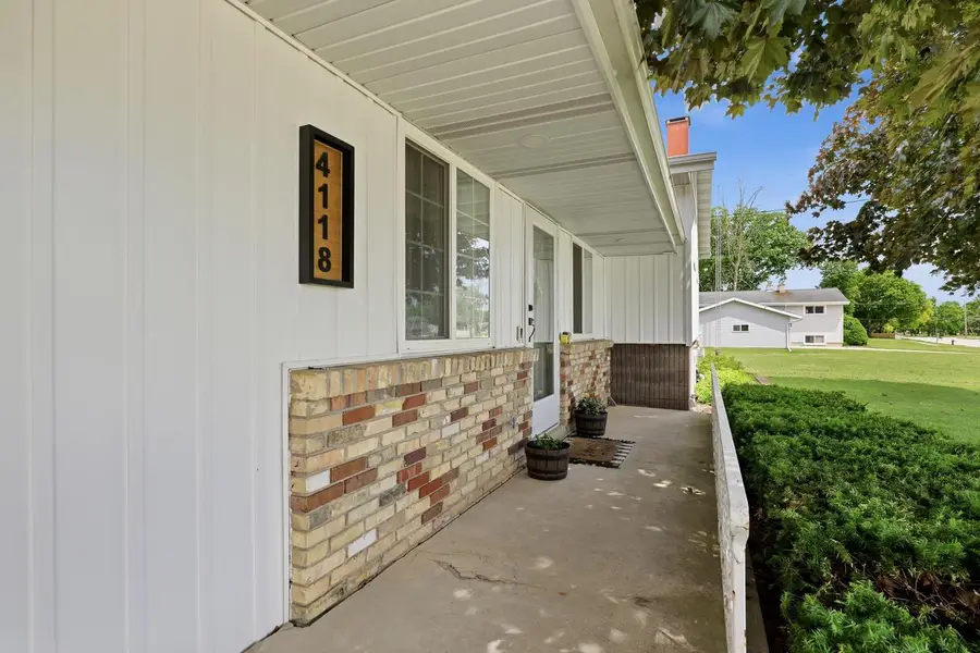 4118 Michigan AVENUE, Manitowoc, WI 54220 - #3