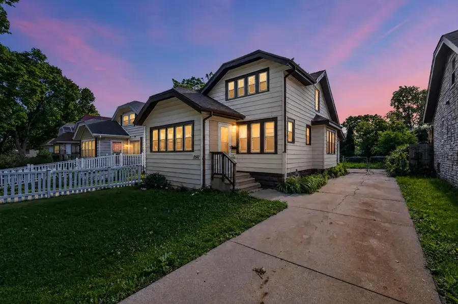 2562 N 59th STREET, Milwaukee, WI 53210 - #3