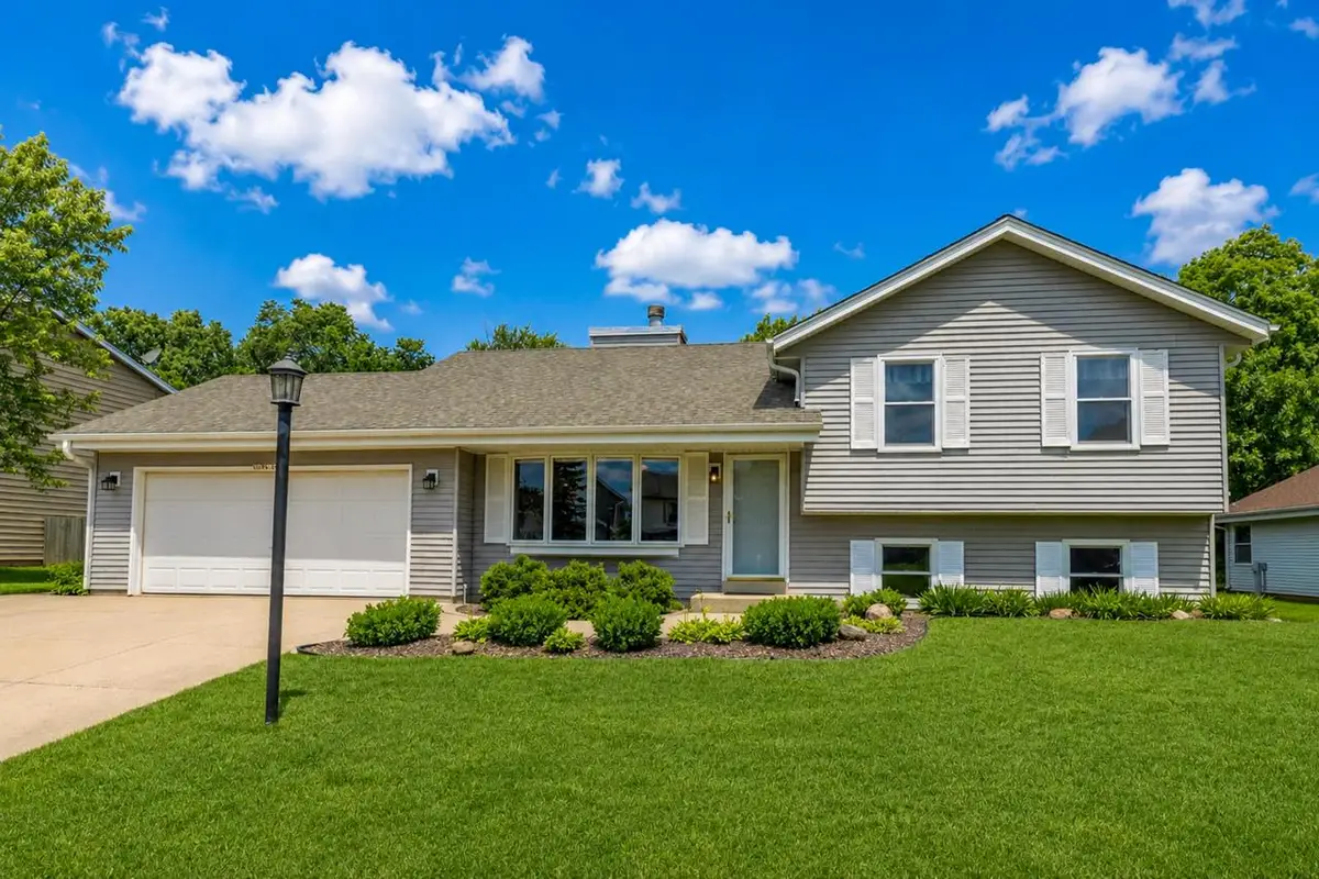 N50W14230 Fairmount AVENUE, Menomonee Falls, WI 53051 - #1