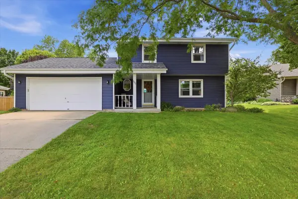 2028 Chapman DRIVE, Waukesha, WI 53189
