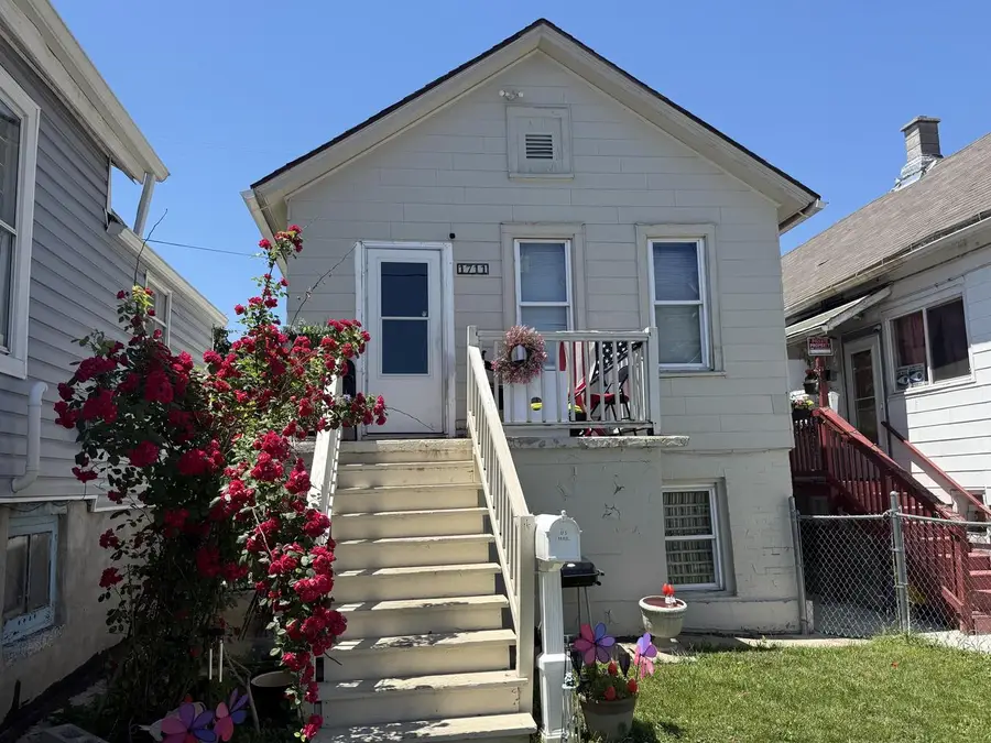 1711 S 15th PLACE, Milwaukee, WI 53204 - #2