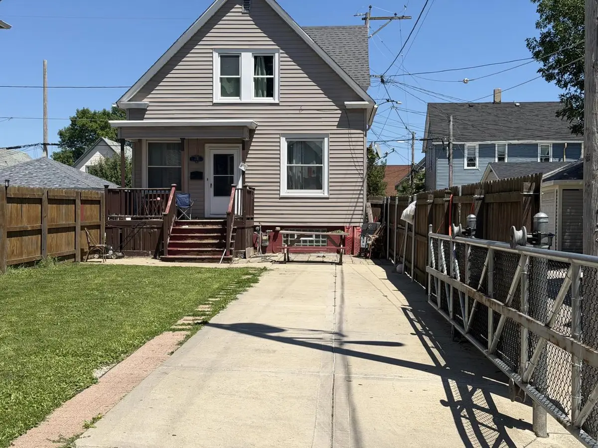 1120 S 32nd STREET, Milwaukee, WI 53215 - #1