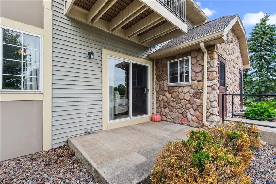 320 E Washington STREET #4, Slinger, WI 53086 - #2