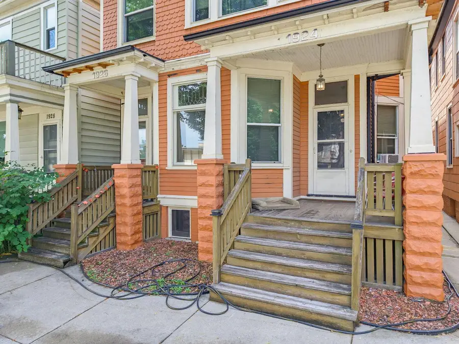 1924 N Oakland AVENUE #1926, Milwaukee, WI 53202 - #3