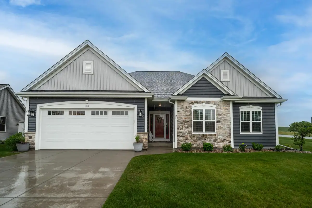 542 Tahoe LANE, Hartford, WI 53027 - #1