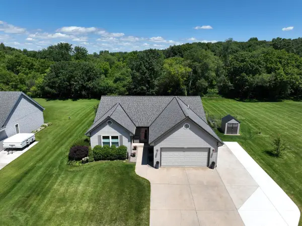 29306 River View PARKWAY, Burlington, WI 53105