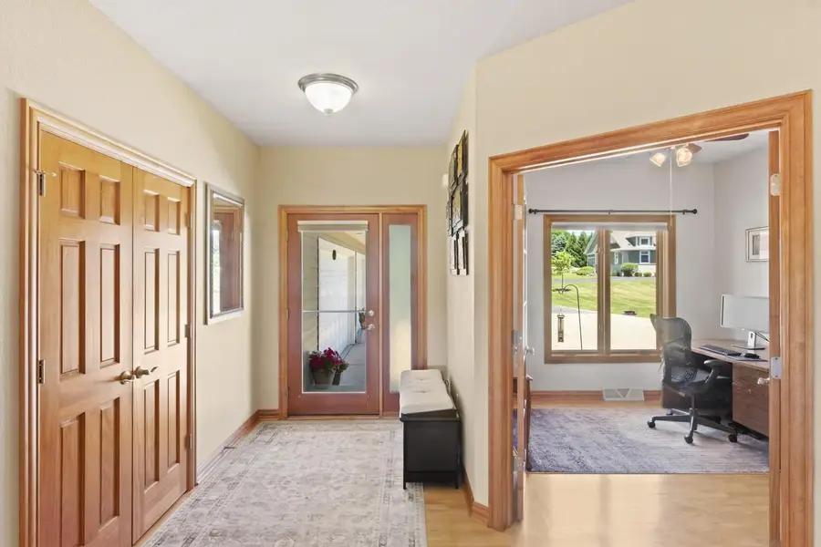 W314N352 Lara LANE #402, Delafield, WI 53018 - #3