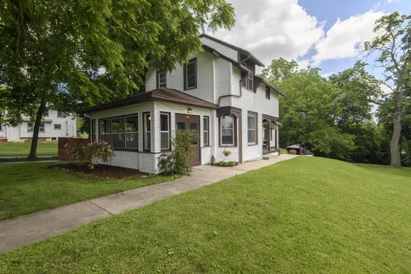 346 High STREET, Pewaukee, WI 53072