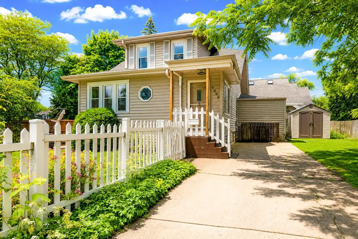1500 E Kensington BOULEVARD, Shorewood, WI 53211 - #1