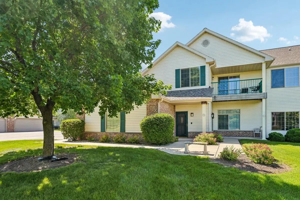 118 Pheasant RUN #D, Johnson Creek, WI 53038 - #1
