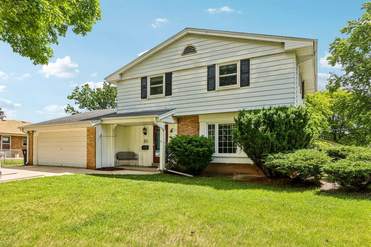 W173N8514 Robert AVENUE, Menomonee Falls, WI 53051 - #1
