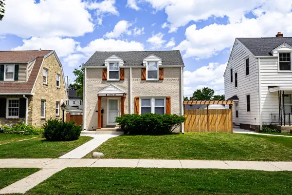 2350 S 56th STREET, West Allis, WI 53219