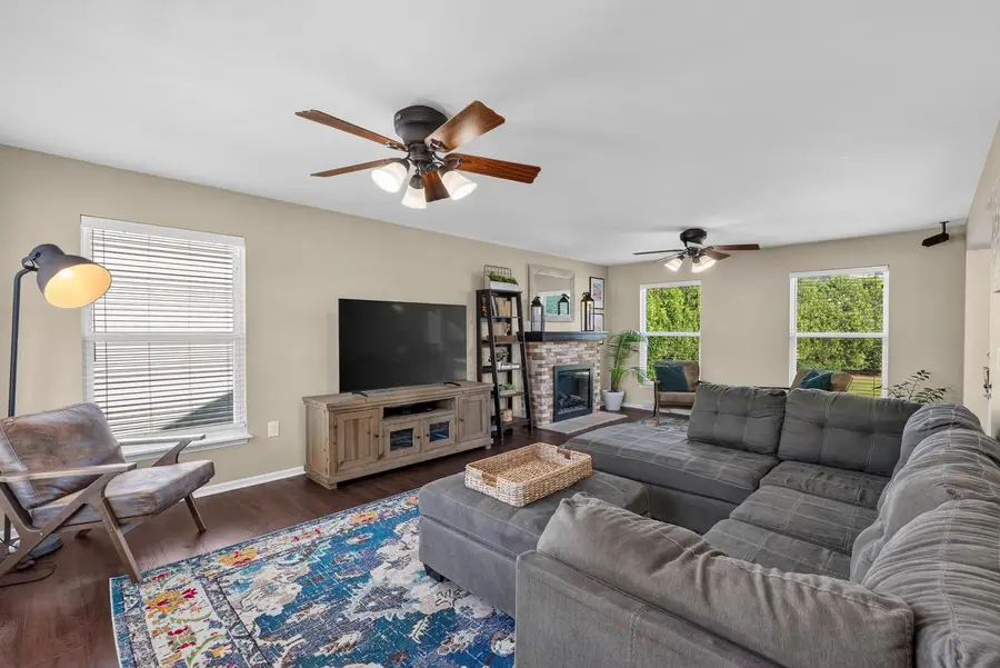 600 E Randy ROAD, Oak Creek, WI 53154 - #2