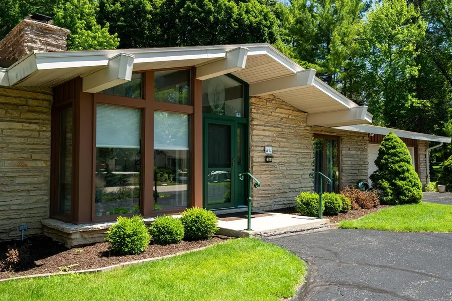 2460 Alta Louise PARKWAY, Brookfield, WI 53045 - #2