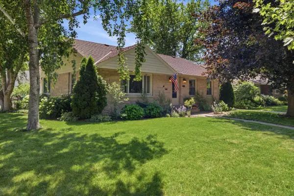 10205 W Feerick PLACE, Wauwatosa, WI 53222