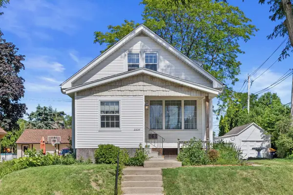 2226 S 90th STREET, West Allis, WI 53227