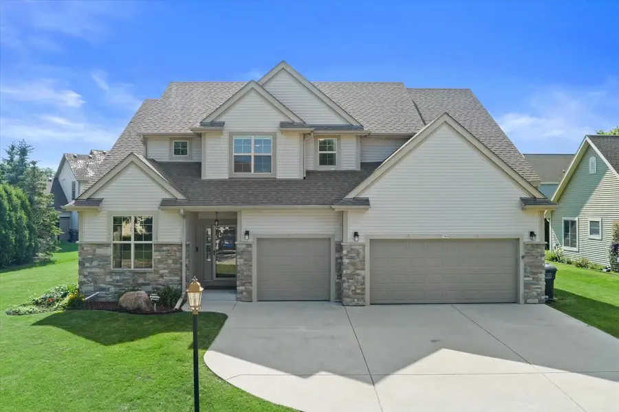 7989 S River COURT, Franklin, WI 53132 - #2