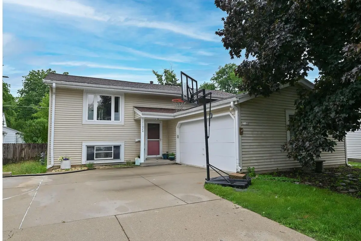 11020 W Parnell AVENUE, Hales Corners, WI 53130 - #1