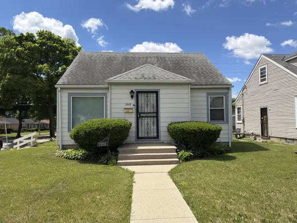 7203 W Hampton AVENUE, Milwaukee, WI 53218