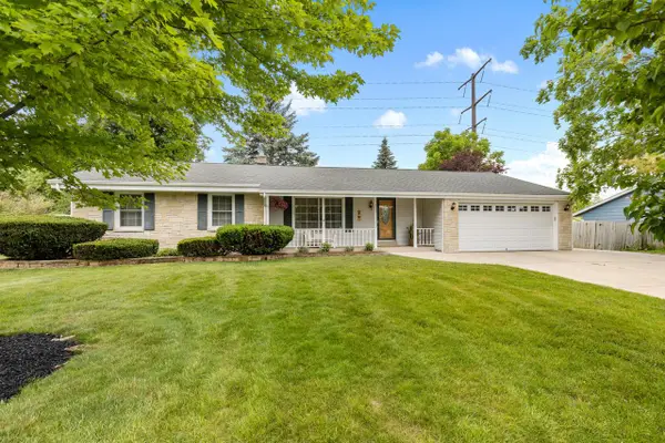 8049 N Edge O Woods DRIVE, Brown Deer, WI 53223