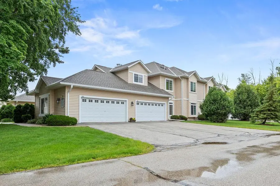 W398N5953 Autumn Woods DRIVE, Oconomowoc, WI 53066 - #2