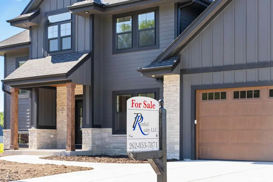 N66W21075 Sweet Clover DRIVE, Menomonee Falls, WI 53051 - #3
