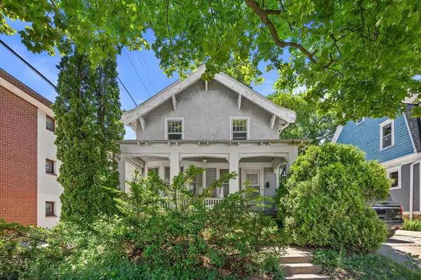 2413 E Belleview PLACE, Milwaukee, WI 53211