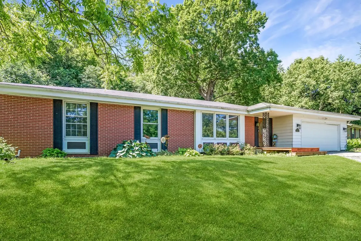 N105W21215 Oak LANE, Germantown, WI 53022 - #1
