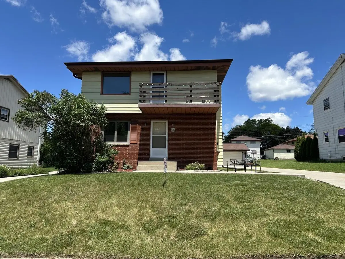 8926 W Tripoli AVENUE, Milwaukee, WI 53228 - #1