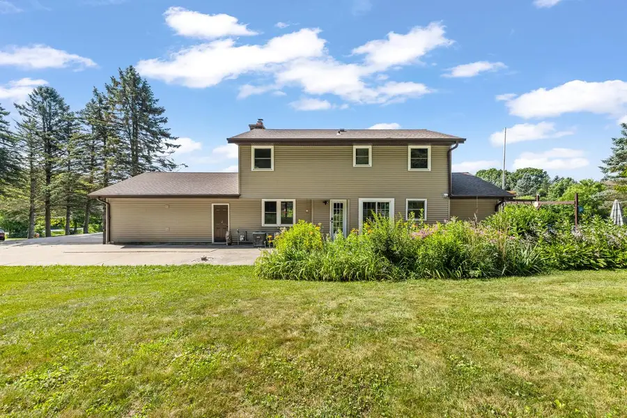 W250S4461 Center ROAD, Waukesha, WI 53189 - #2