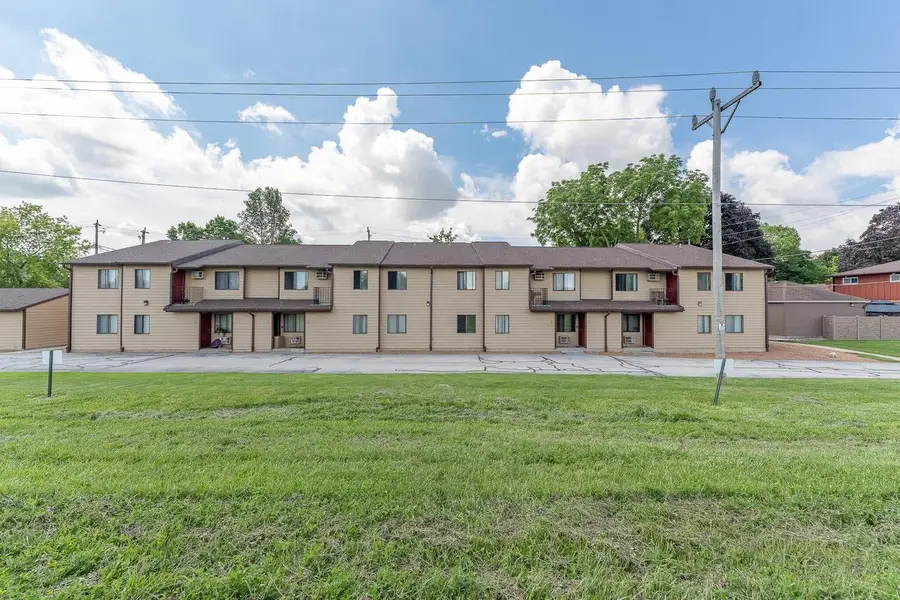 4042 S Pine AVENUE, Milwaukee, WI 53207 - #2