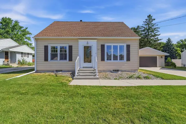 643 Grand AVENUE, Random Lake, WI 53075