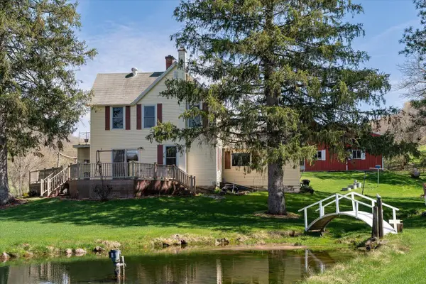 S921 Sveum Ridge ROAD, Coon Valley, WI 54623