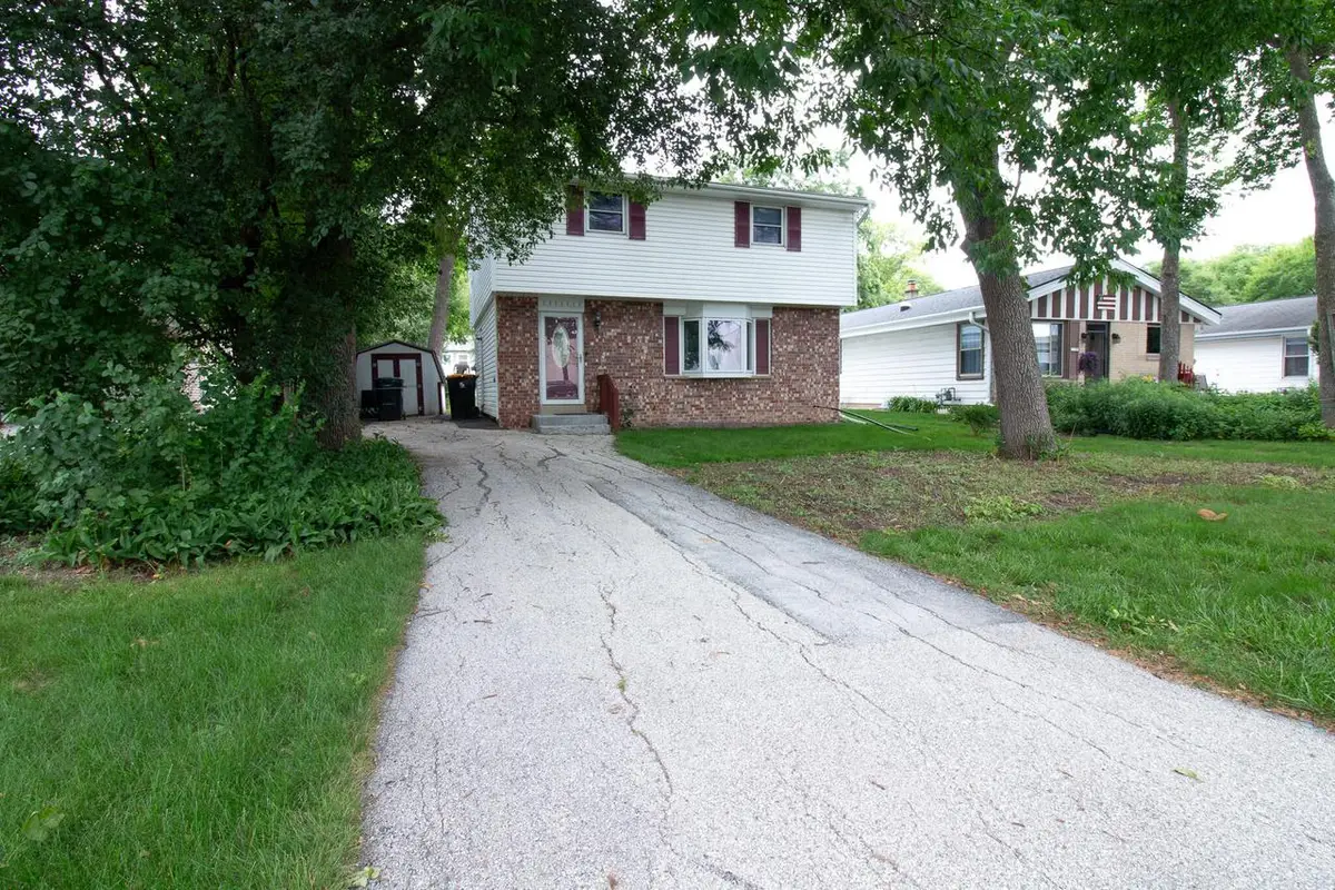 11634 W Dearbourn AVENUE, Wauwatosa, WI 53226 - #1