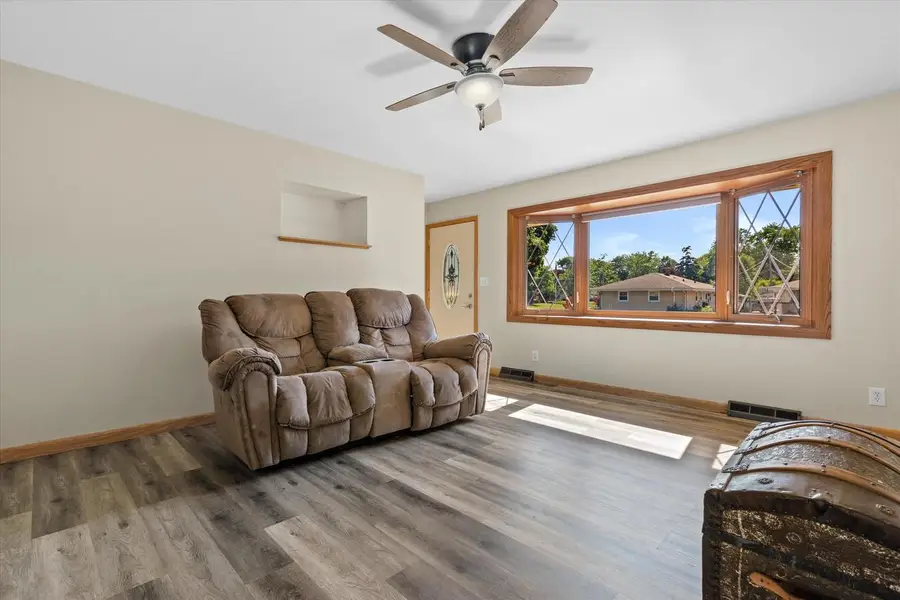 W148N8416 Albert PLACE, Menomonee Falls, WI 53051 - #3