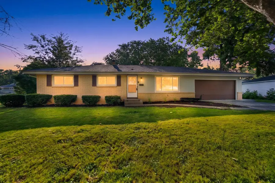 W172N9256 Shady LANE, Menomonee Falls, WI 53051 - #2