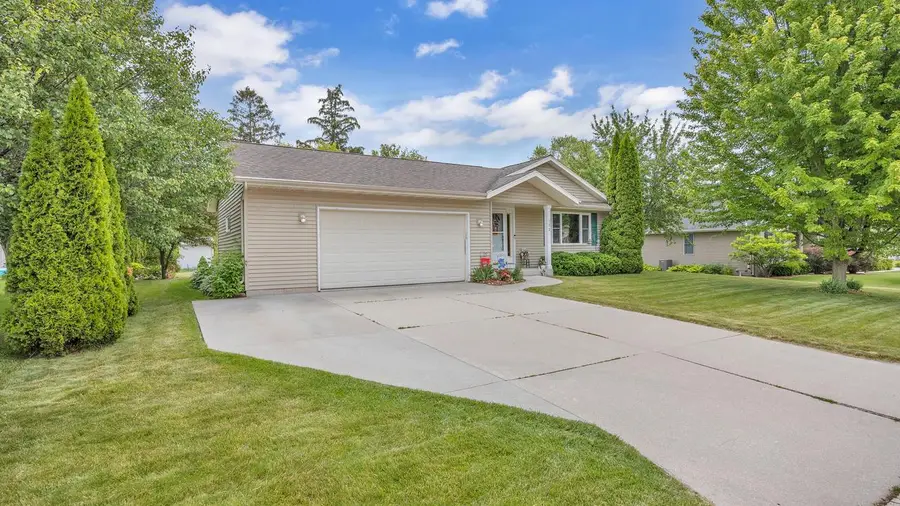 122 Foxglove LANE, Sheboygan Falls, WI 53085 - #3